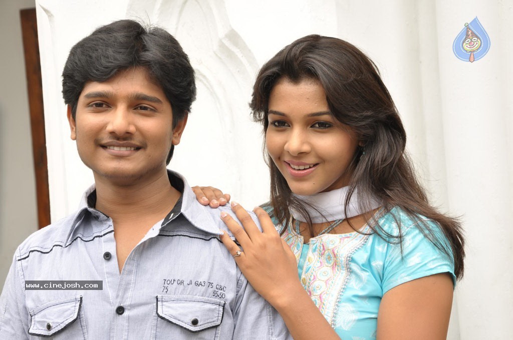 Mazhai Kaalam Tamil Movie New Stills - 17 / 117 photos