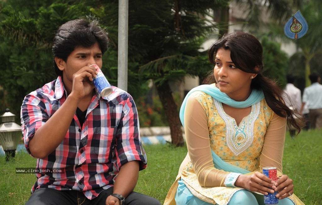 Mazhai Kaalam Tamil Movie New Stills - 21 / 117 photos