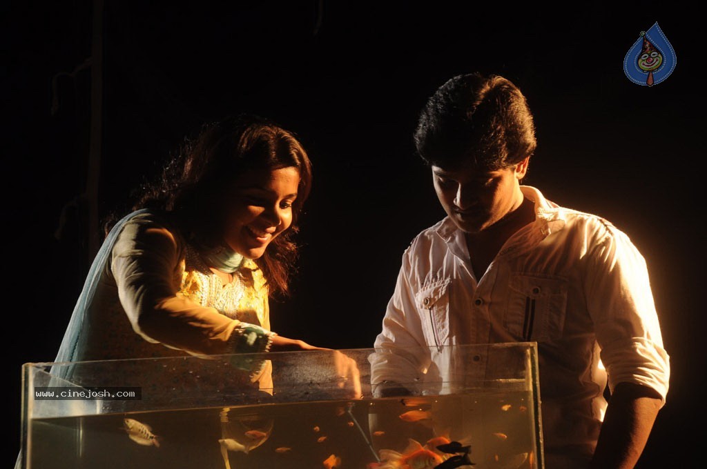 Mazhai Kaalam Tamil Movie New Stills - 35 / 117 photos