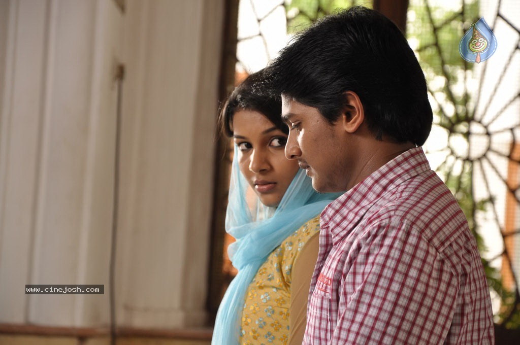 Mazhai Kaalam Tamil Movie New Stills - 37 / 117 photos