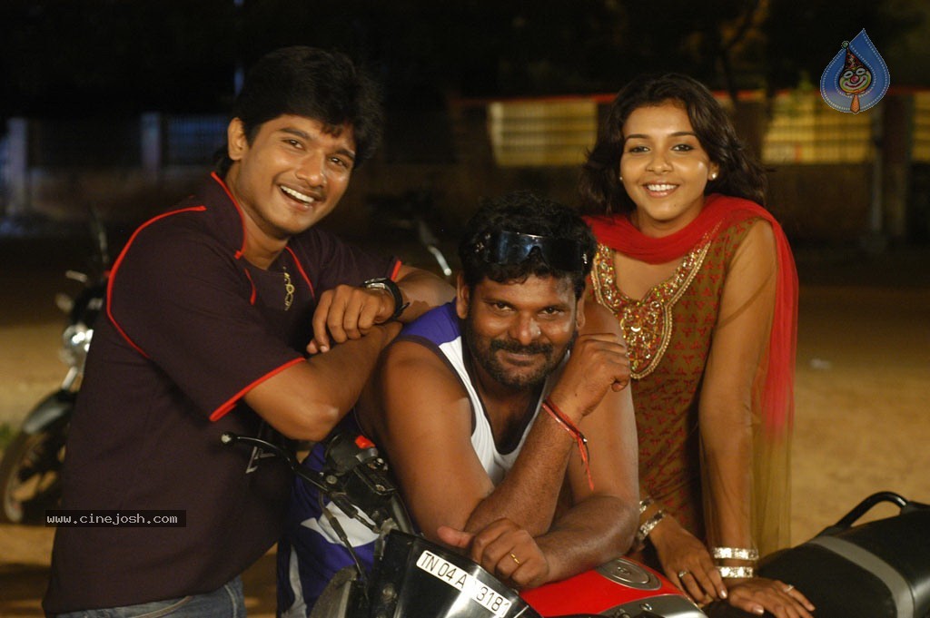 Mazhai Kaalam Tamil Movie New Stills - 47 / 117 photos