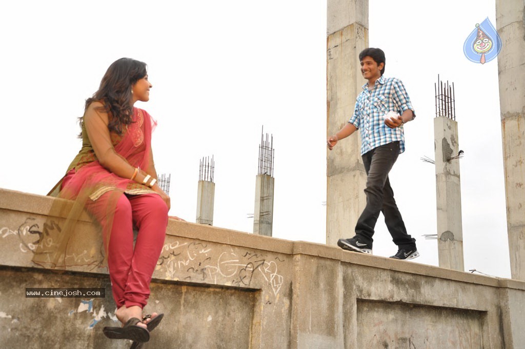 Mazhai Kaalam Tamil Movie New Stills - 87 / 117 photos