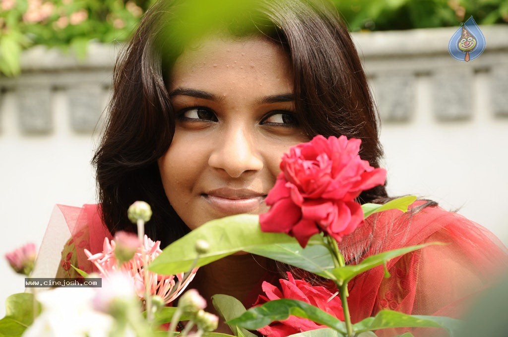 Mazhai Kaalam Tamil Movie New Stills - 98 / 117 photos