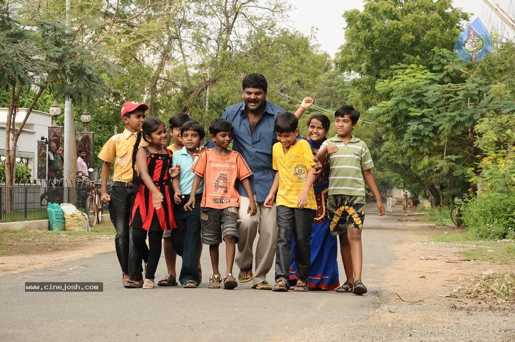 Mazhai Kaalam Tamil Movie New Stills - 103 / 117 photos