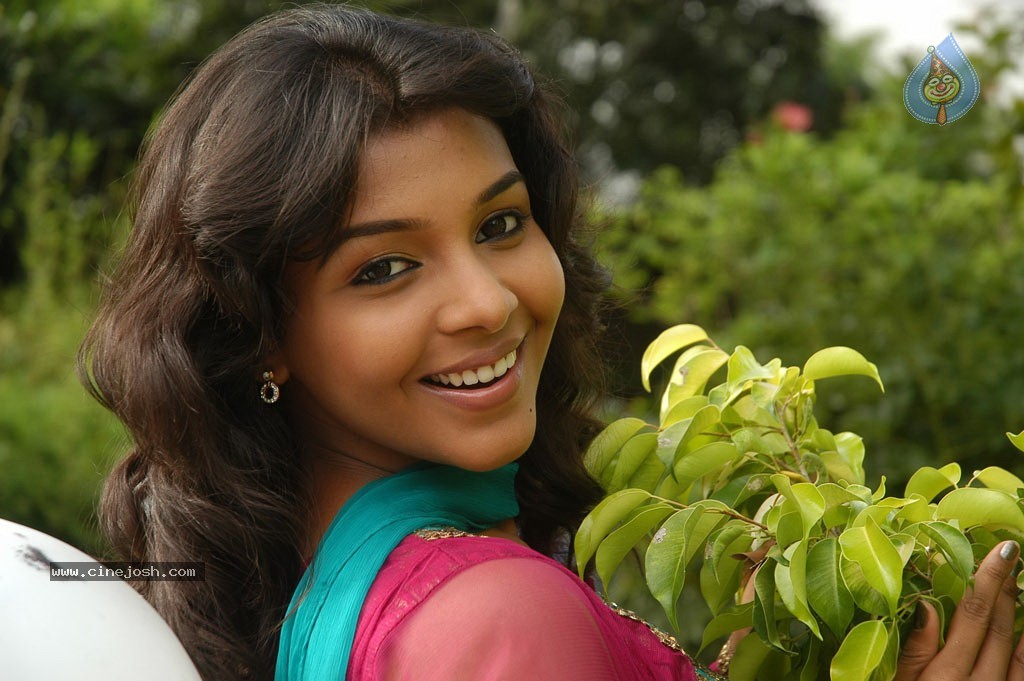 Mazhai kaalam Tamil Movie Stills - 2 / 30 photos