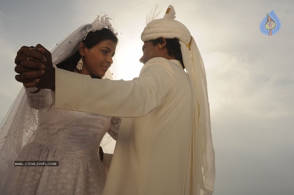 Mazhai kaalam Tamil Movie Stills - 16 / 30 photos