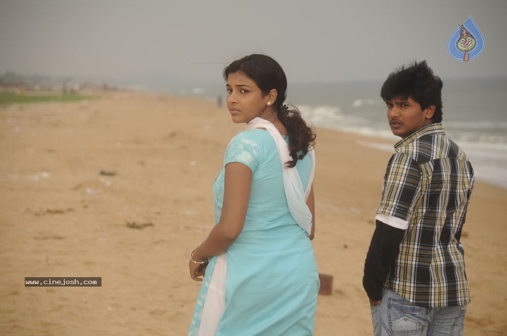 Mazhai kaalam Tamil Movie Stills - 17 / 30 photos