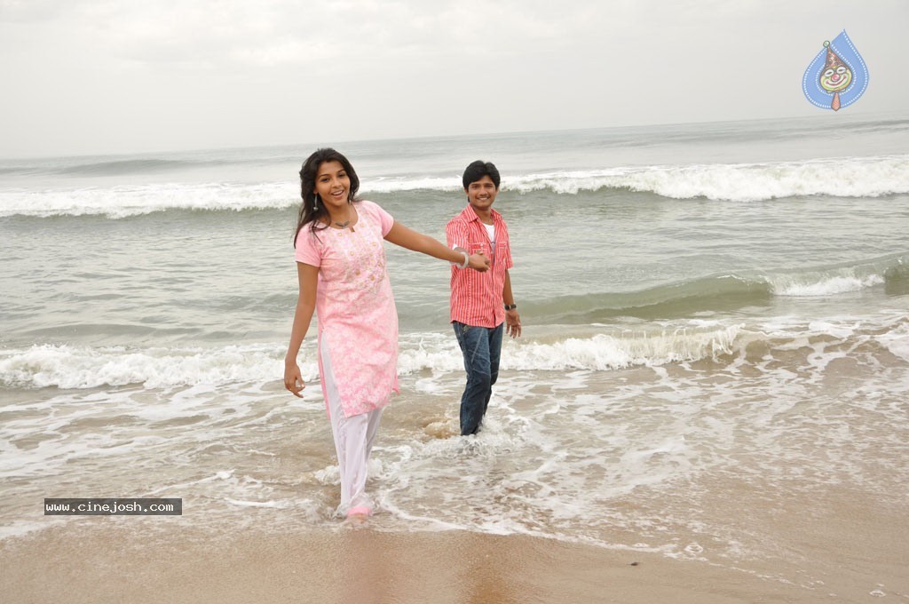 Mazhai kaalam Tamil Movie Stills - 18 / 30 photos