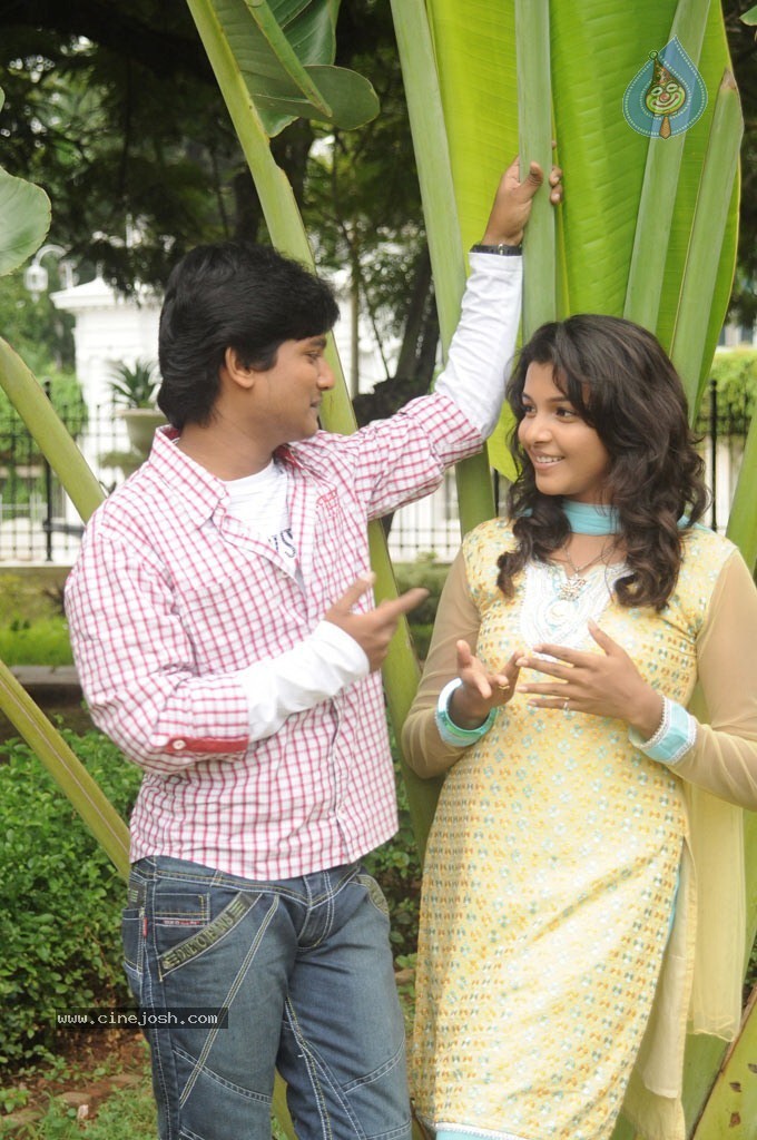 Mazhai kaalam Tamil Movie Stills - 29 / 30 photos