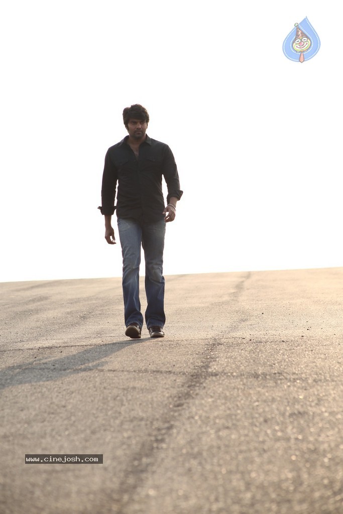 Meagaamann Tamil Movie New Stills - 13 / 44 photos