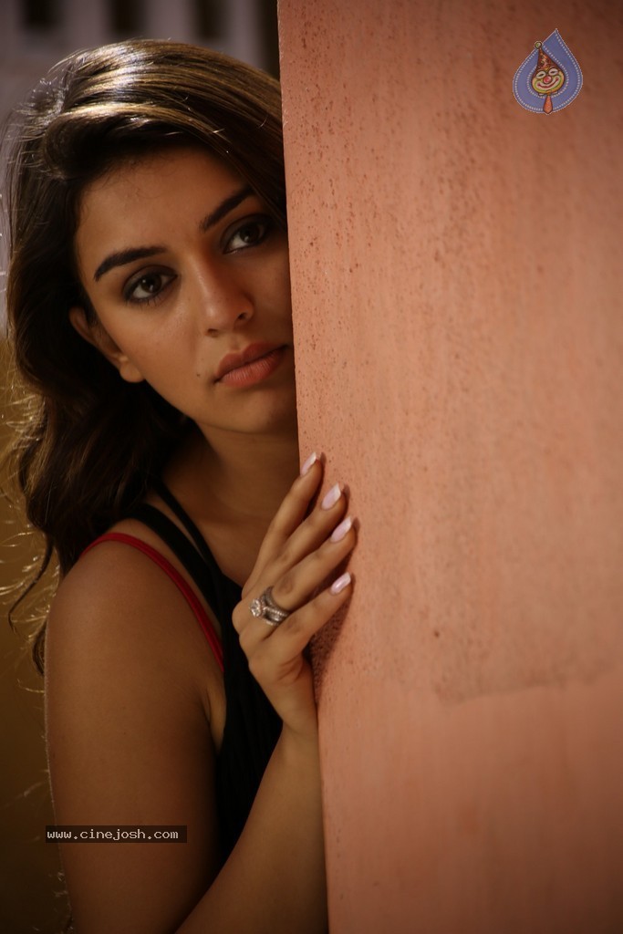 Meagaamann Tamil Movie New Stills - 17 / 44 photos