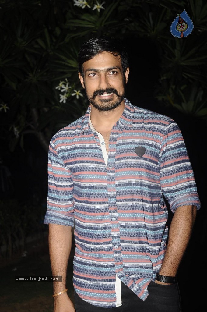 Meagaamann Tamil Movie New Stills - 20 / 44 photos