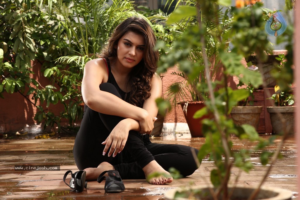 Meagaamann Tamil Movie New Stills - 28 / 44 photos