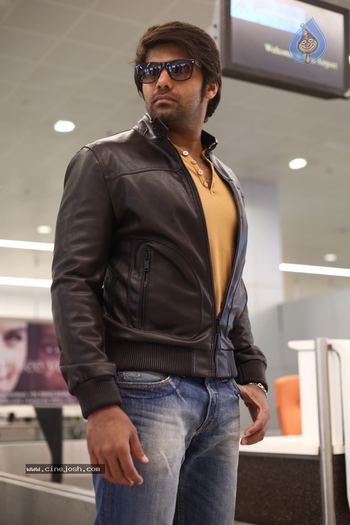 Meagaamann Tamil Movie New Stills - 34 / 44 photos
