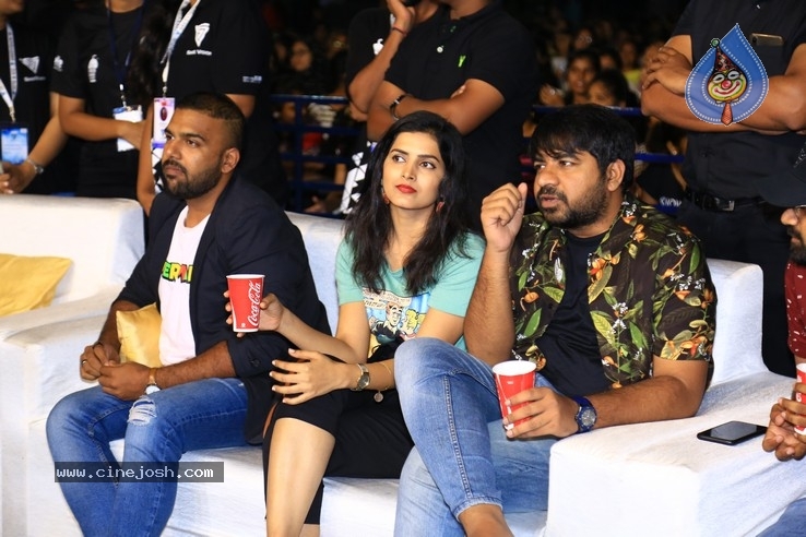 Meeku Maathrame Chepta Team at Srinidhi College - 9 / 24 photos