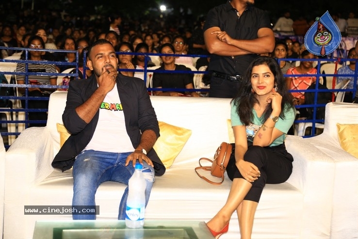 Meeku Maathrame Chepta Team at Srinidhi College - 16 / 24 photos