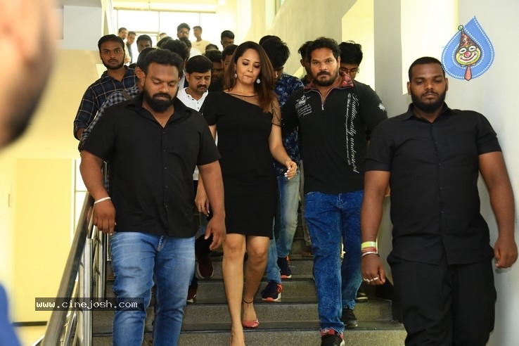 Meeku Mathrame Cheptha  Team at CMR College - 15 / 29 photos