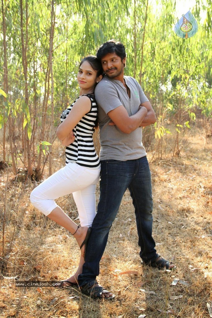Mei Maranthen Tamil Movie Hot Stills - 3 / 42 photos