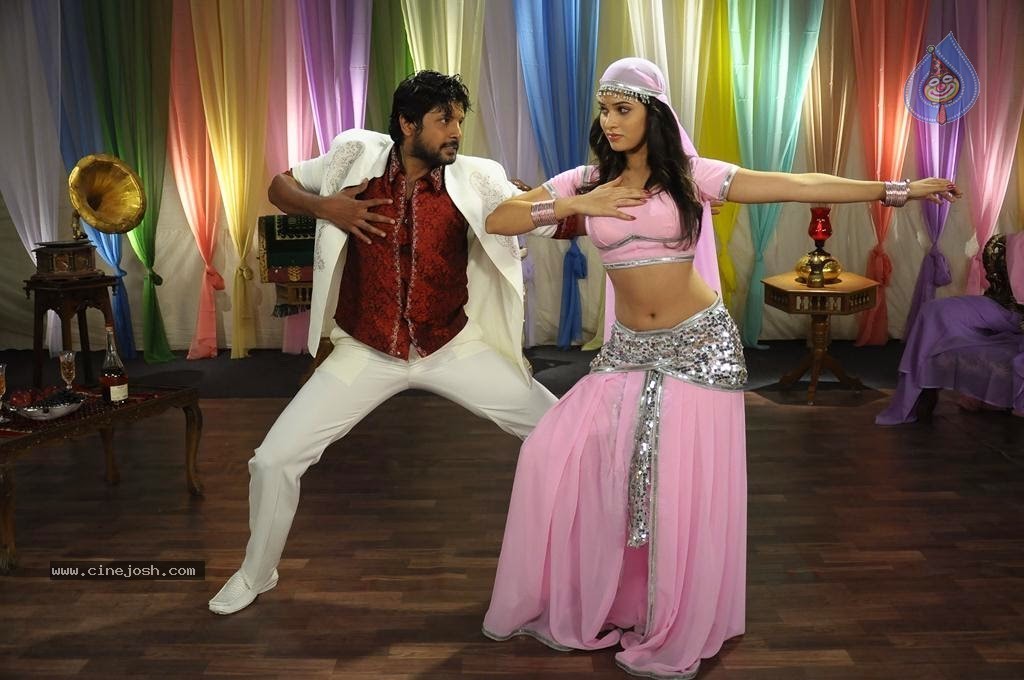 Mei Maranthen Tamil Movie Hot Stills - 31 / 42 photos