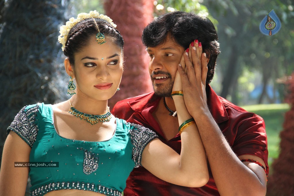 Mei Maranthen Tamil Movie Hot Stills - 35 / 42 photos