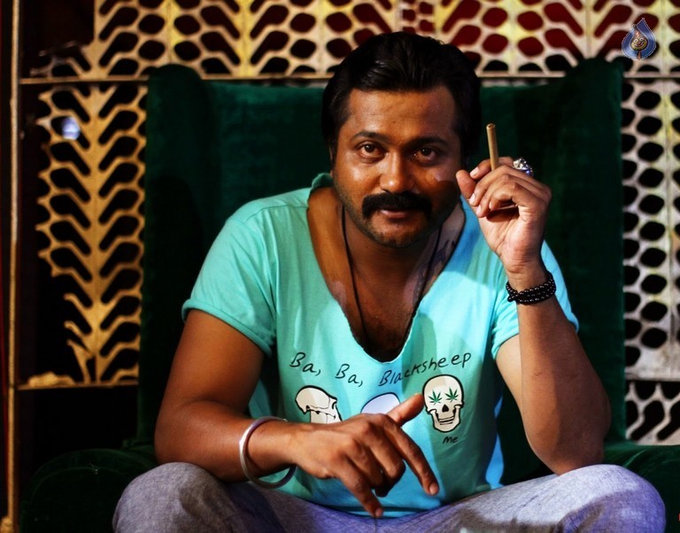 Metro Movie New Photos - 17 / 20 photos