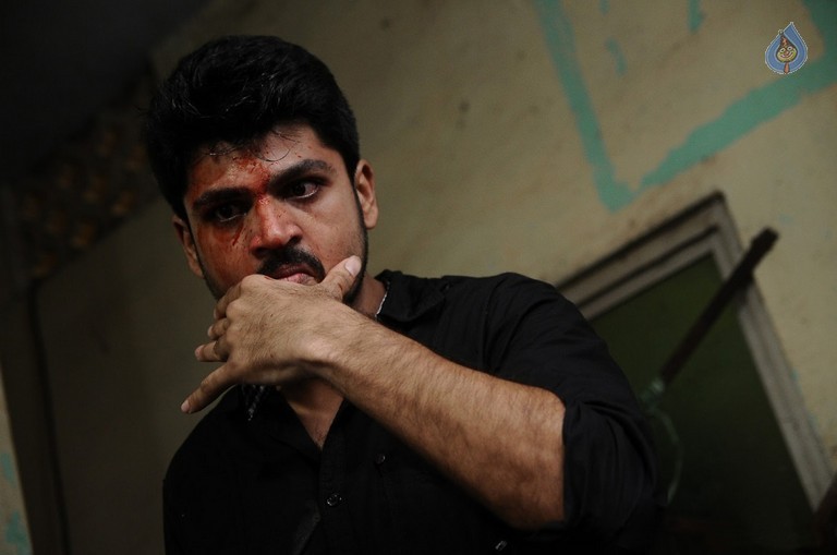 Metro Movie Working Stills - 3 / 20 photos