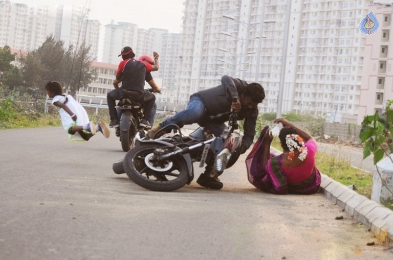 Metro Movie Working Stills - 14 / 20 photos