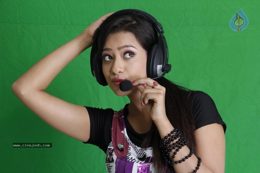Mike Testing 143 Movie Hot Stills - 8 / 27 photos