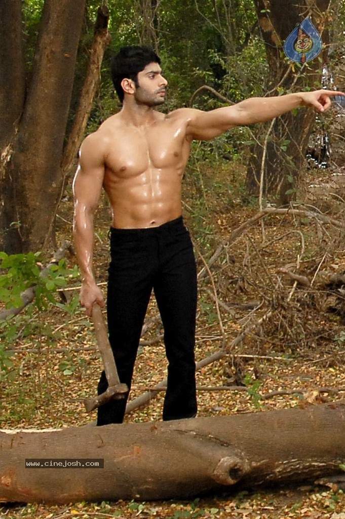 Minnal Tamil Movie Stills - 1 / 21 photos