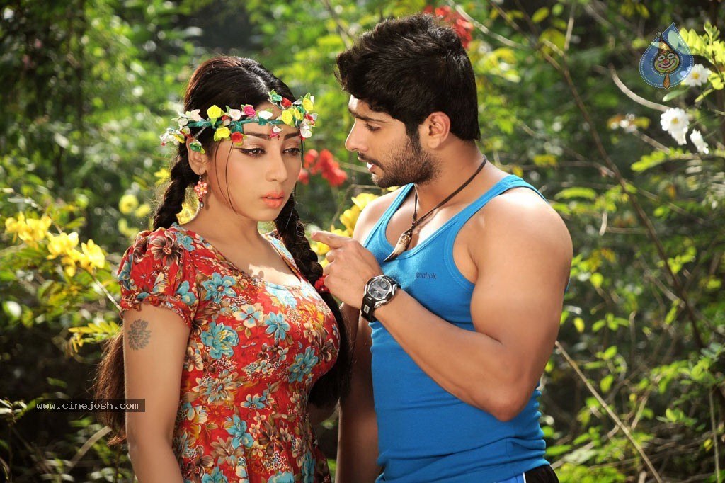 Minnal Tamil Movie Stills - 8 / 21 photos