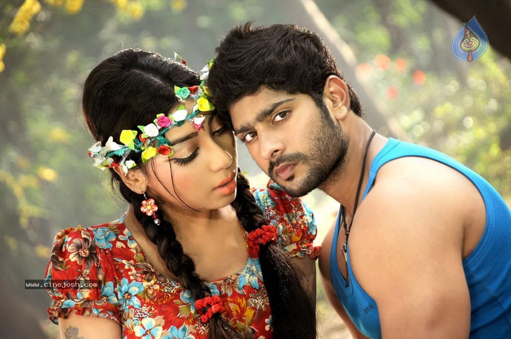 Minnal Tamil Movie Stills - 9 / 21 photos