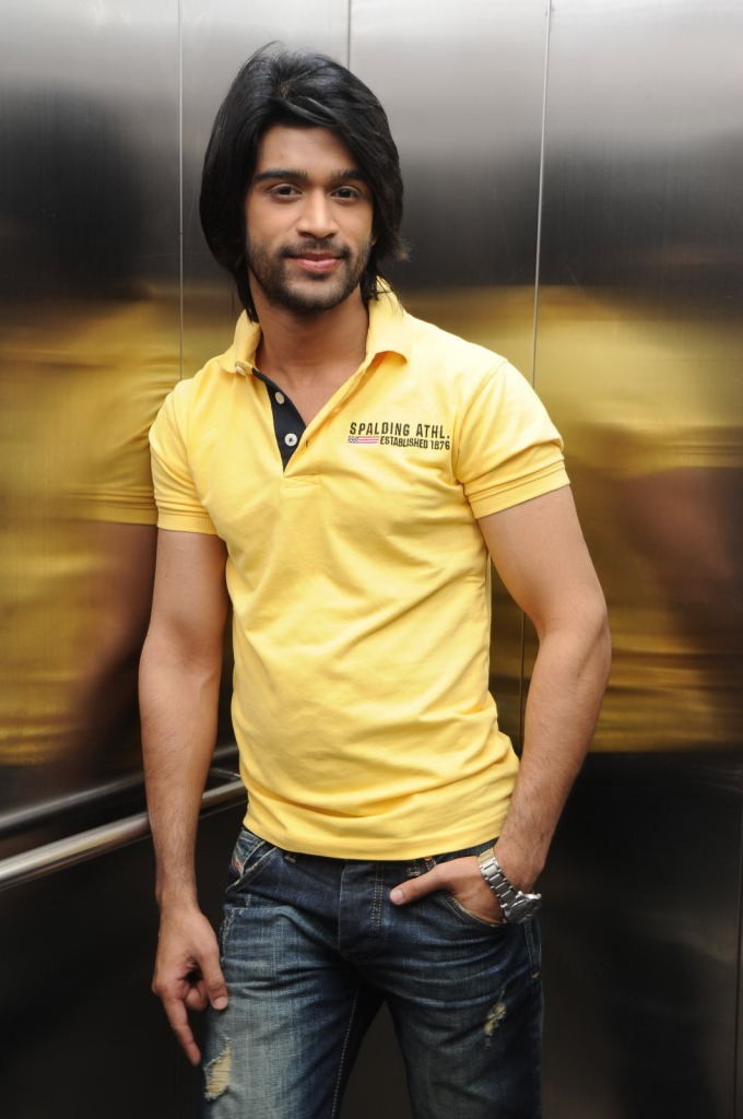 Mirchi Lanti Kurradu Movie Stills - 5 / 19 photos