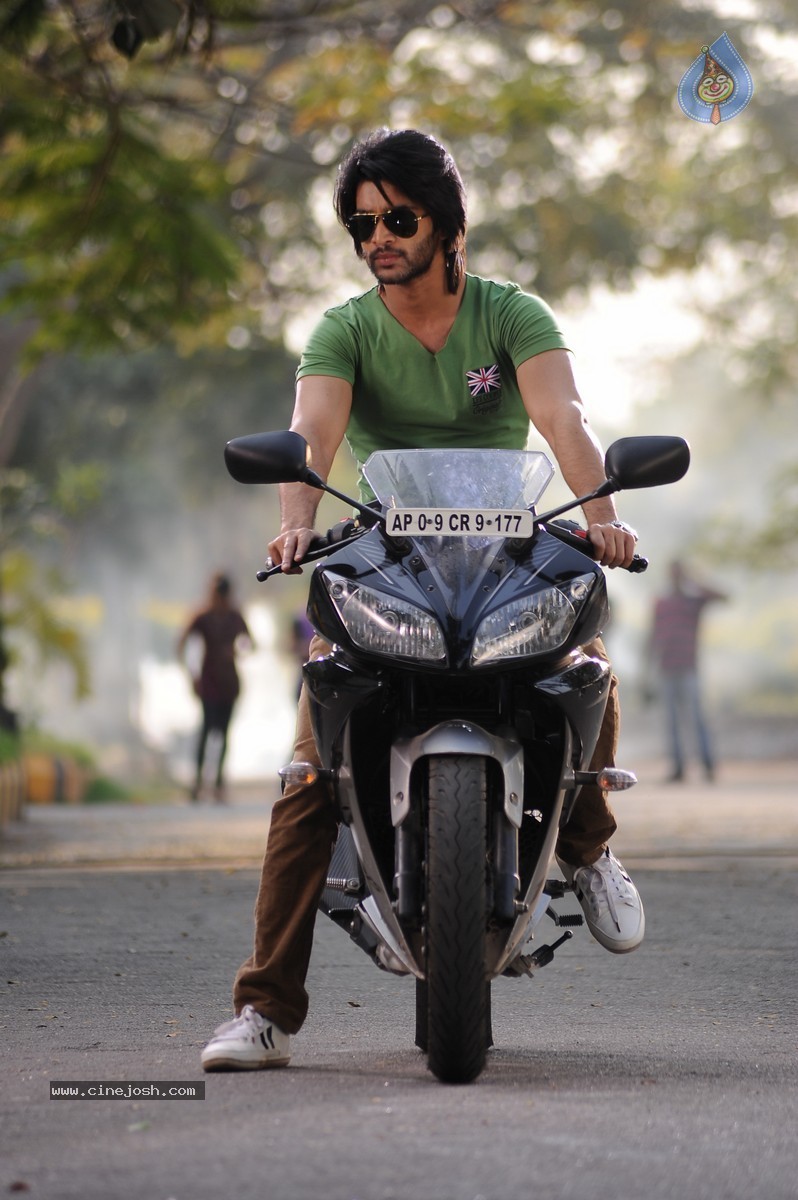 Mirchi Lanti Kurradu Movie Stills - 9 / 25 photos