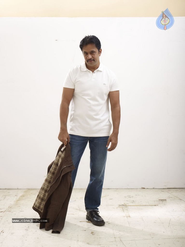 Moondru Per Moondru Kaadhal Tamil Movie Stills - 26 / 47 photos