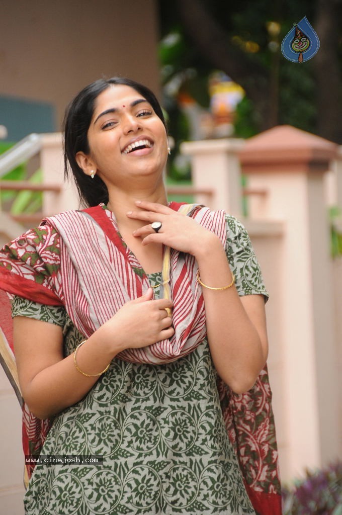 Moondru Per Moondru Kaadhal Tamil Movie Stills - 44 / 47 photos