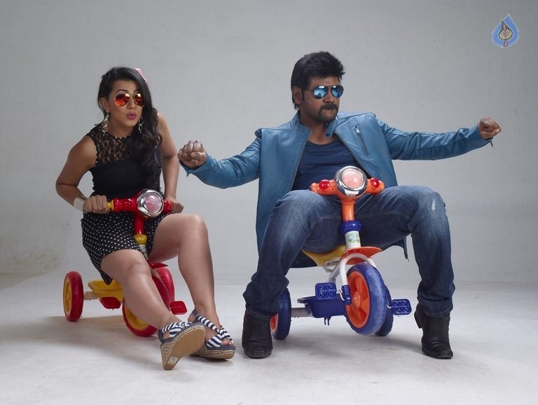 Motta Shiva Ketta Shiva Tamil Film Photos - 5 / 9 photos
