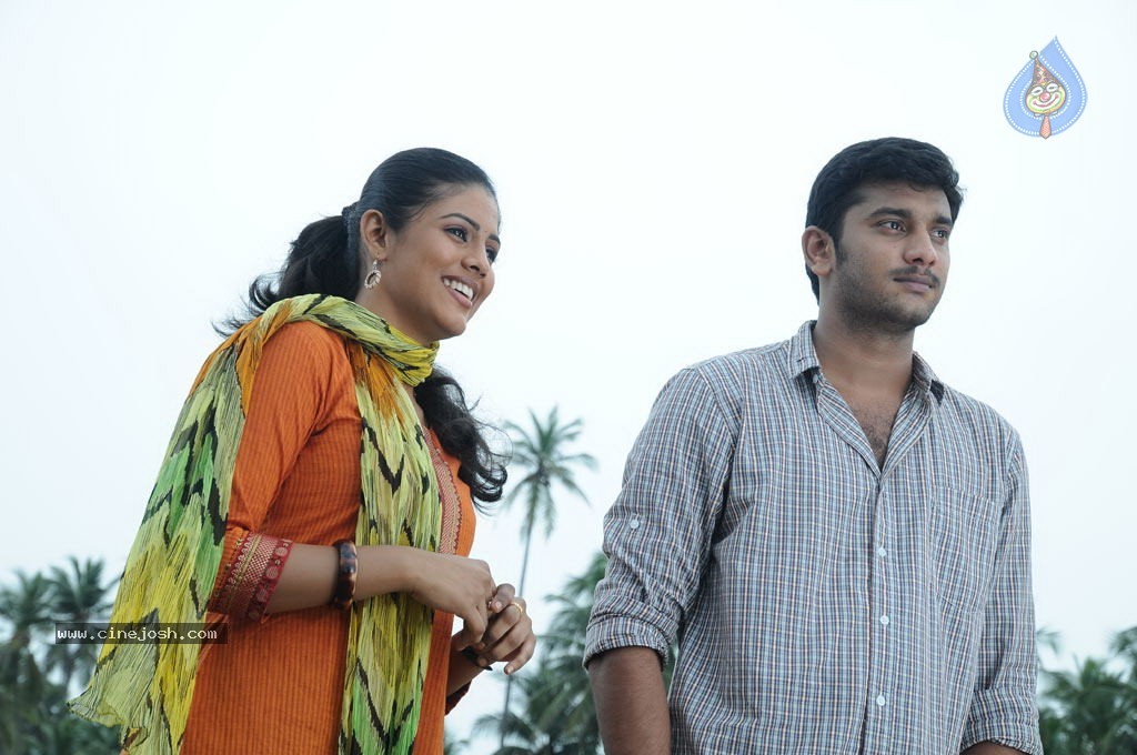 Mouna Guru Tamil Movie Stills - 3 / 33 photos