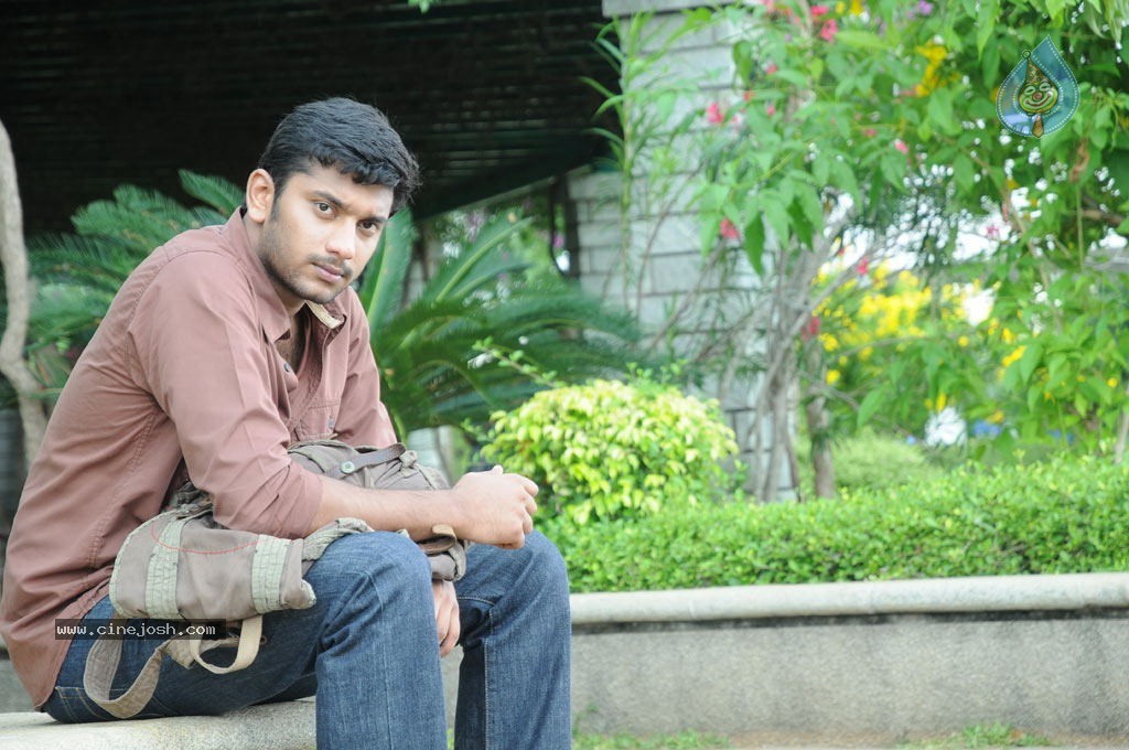 Mouna Guru Tamil Movie Stills - 5 / 33 photos