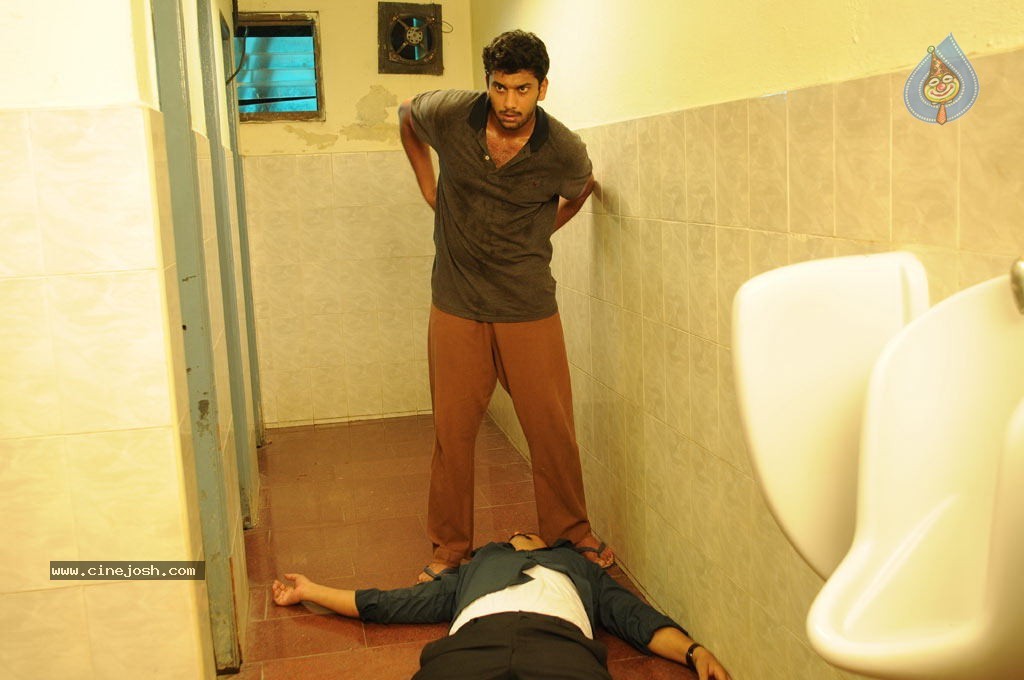 Mouna Guru Tamil Movie Stills - 29 / 33 photos