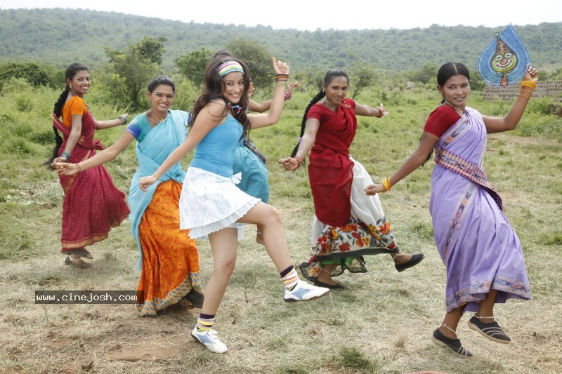 Mouna Ragam Movie Stills Photo Of