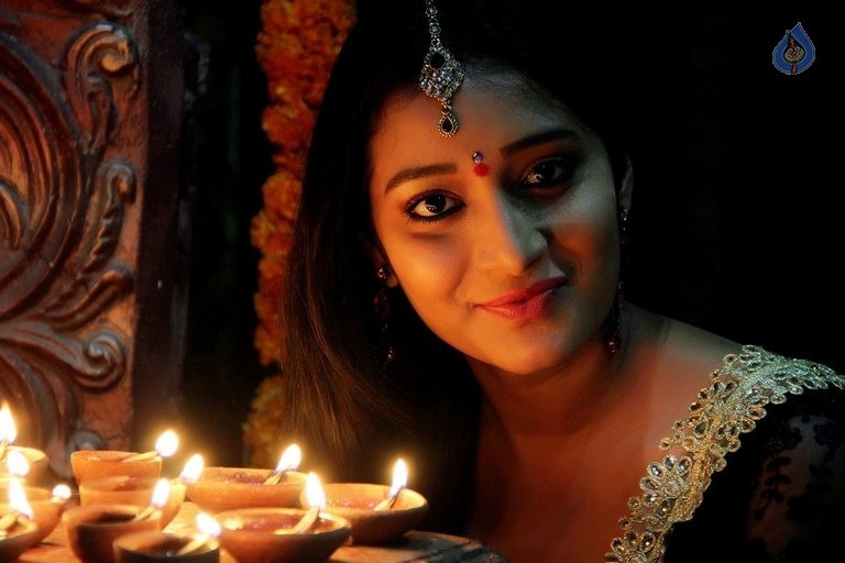 Mounam Movie New Photos - 5 / 20 photos