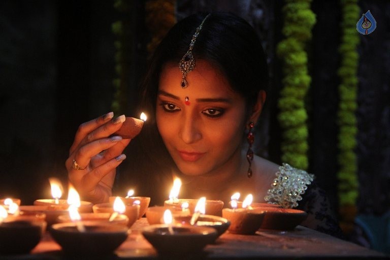 Mounam Movie New Photos - 9 / 20 photos