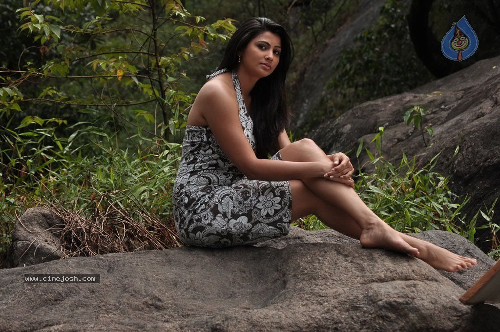 Mounamana Neram Tamil Movie Stills - 43 / 66 photos