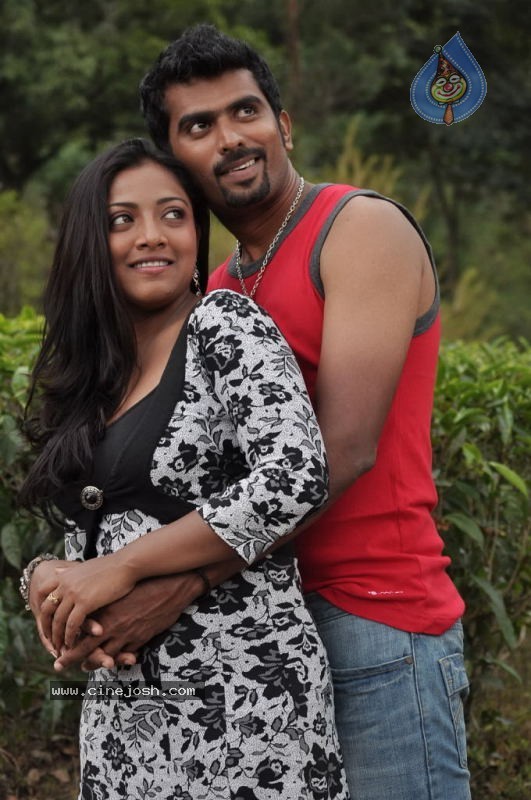 Mounamana Neram Tamil Movie Stills - 22 / 35 photos