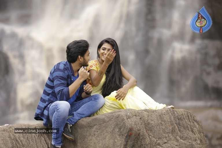 Mouname Ishtam Movie Stills - 11 / 18 photos