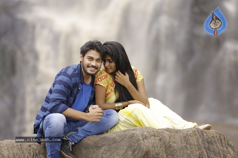 Mouname Ishtam Movie Stills - 14 / 18 photos