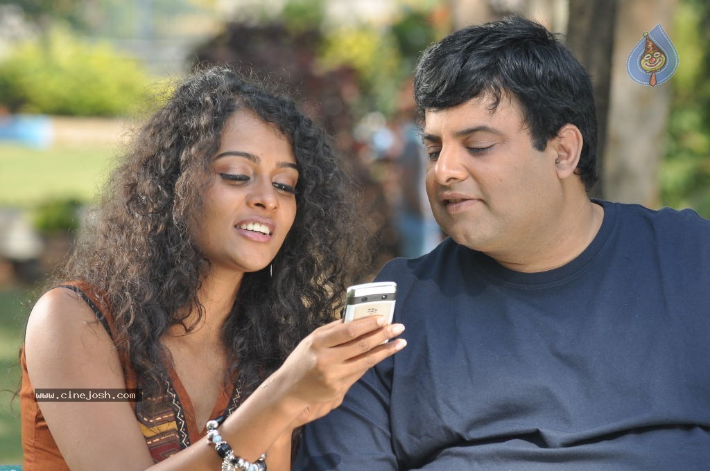 Mr. Manmadha Movie New Stills - 32 / 65 photos