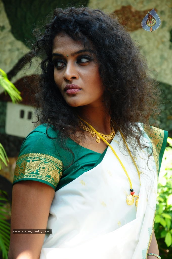 Mr. Manmadha Movie New Stills - 51 / 65 photos