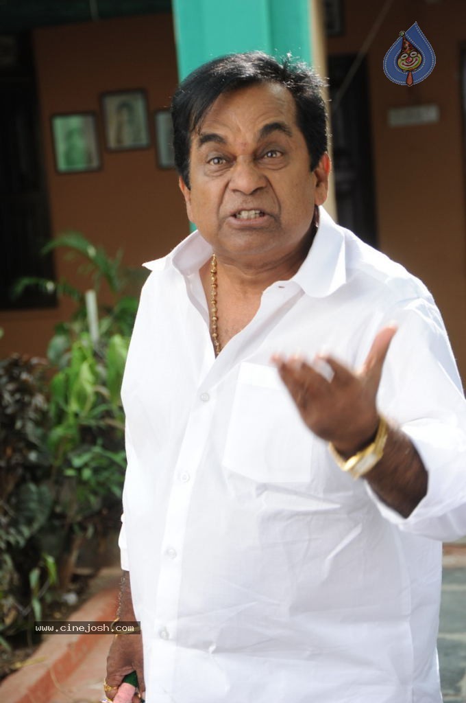 Mr. Perfect Movie Stills - 2 / 15 photos