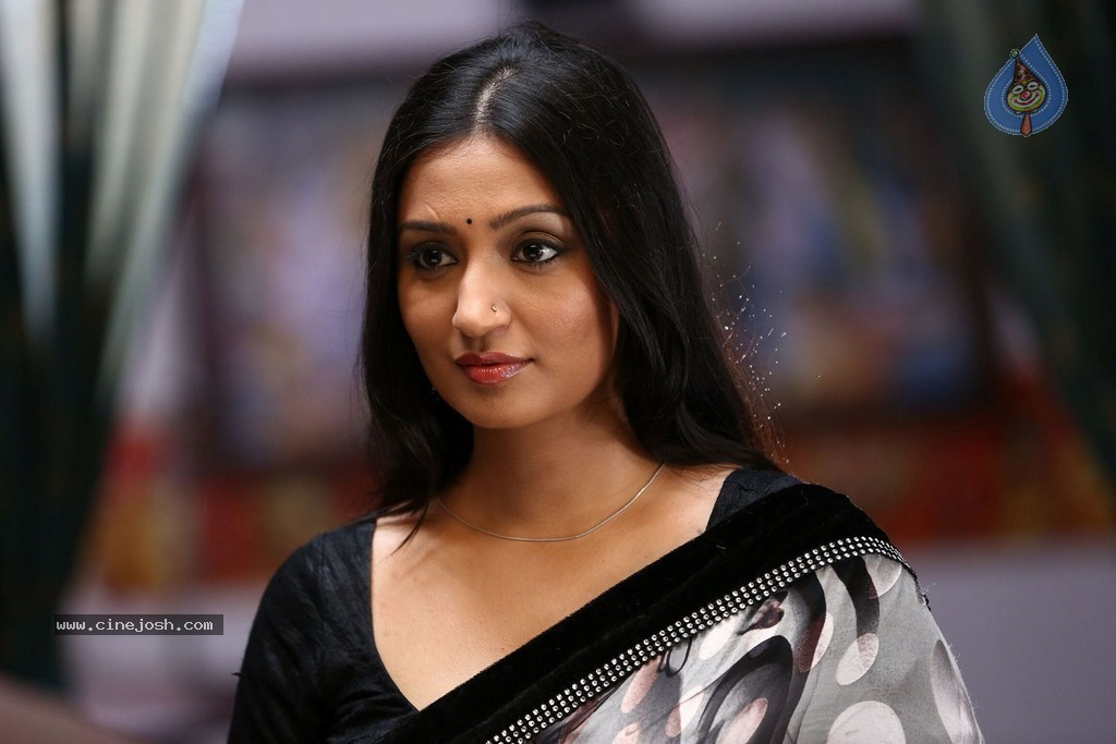 Mr Fraud Malayalam Movie Stills - 31 / 88 photos